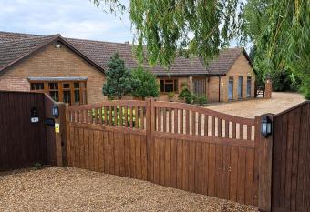 Highfields Holidays bed & breakfast has Balcony rooms