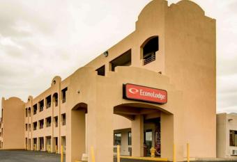 Econo Lodge East has Smoking rooms