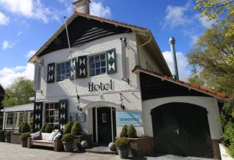 Strandhotel Dennenbos has Balcony rooms