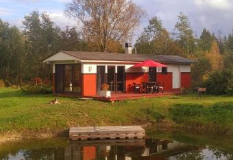 Parila Holiday House with Sauna has Balcony rooms