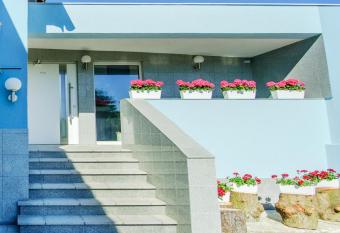 S-HOF allows 18 year olds to book a room