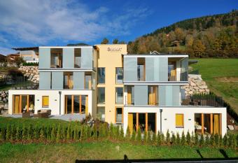 Emma Apartments has Balcony rooms