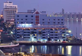 Hotel Mar y Tierra allows 18 year olds to book a room