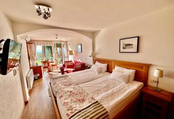 B&B Villa Angelina allows 18 year olds to book a room