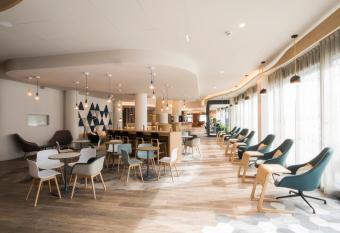 Holiday Inn Express - Paris - CDG Airport, an IHG Hotel allows 18 year olds to book a room