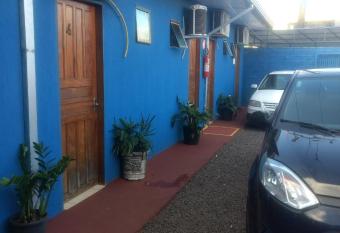 Pousada MG allows 18 year olds to book a room