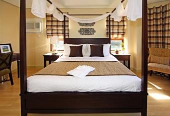 Crosswinds Resort Suites has Balcony rooms