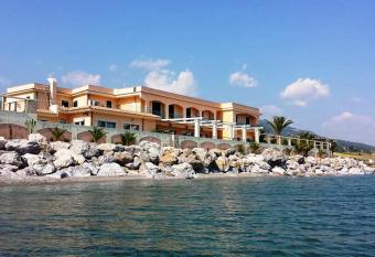 Hotel Ristorante La Lampara has Balcony rooms