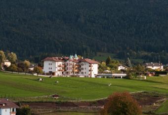 Hotel Rosa Resort has Balcony rooms