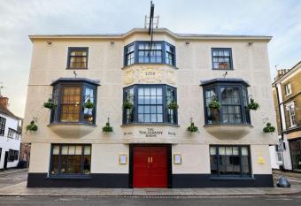 Salisbury Arms Hotel allows 18 year olds to book a room