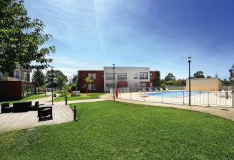 Appart City Confort Toulouse A  roport Cornebarrieu allows 18 year olds to book a room