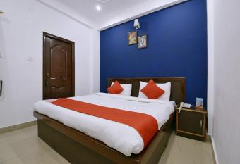 OYO 9846 Royal Plaza allows 18 year olds to book a room