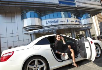 Cristal Hotel Abu Dhabi allows 18 year olds to book a room