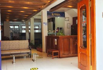 Chaska Machupicchu allows 18 year olds to book a room