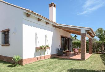 Casa Zahomar con piscina exterior has Smoking/Balcony rooms