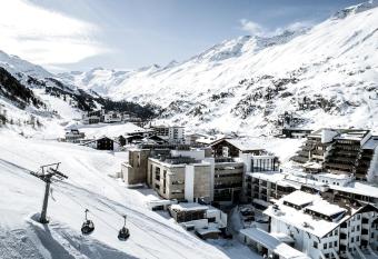 The Crystal VAYA Unique has Balcony rooms