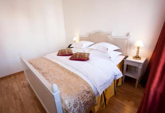 Brommavik Hotel allows 18 year olds to book a room