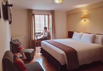 Awki  s Dream Hotel allows 18 year olds to book a room