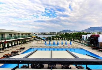 Jasmin Beach Hotel has Balcony rooms