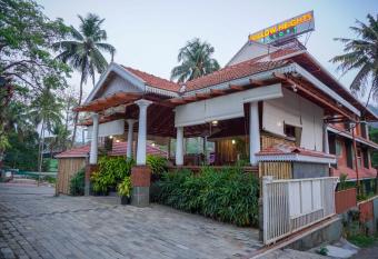 Willow Heights has Balcony rooms