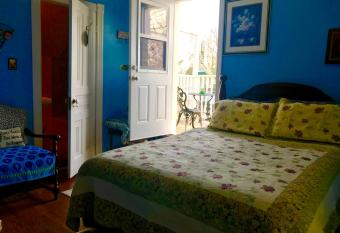 Niagara Inn Bed & Breakfast allows 18 year olds to book a room