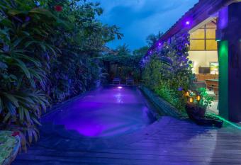 Villa Latebra has Balcony rooms