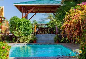 Hotel Margarita and Tour Operator Drake Bay has Balcony rooms