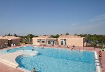 Vacanceole - Residence les Demeures du Ventoux allows 18 year olds to book a room