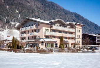 Hotel & Appartements Alpenresidenz Viktoria has Balcony rooms