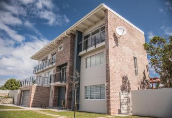 Villa Vue allows 18 year olds to book a room