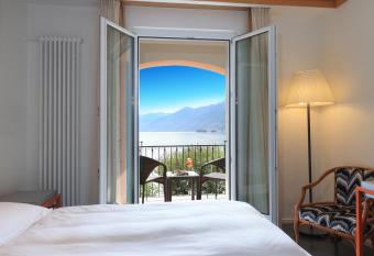 Albergo Carcani by Ketty & Tommy allows 18 year olds to book a room