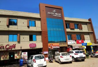 Hotel Milan allows 18 year olds to book a room