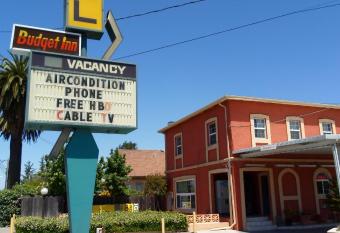 Budget Inn Morgan Hill allows 18 year olds to book a room