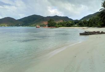 Morry s Apartment allows 18 year olds to book a room