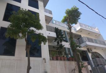 Le Fort Homestay has Balcony rooms