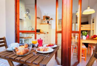 7 Lake Sweet Home has Balcony rooms