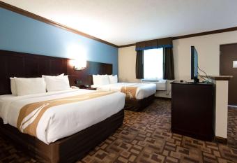 Quality Inn and Suites Quakertown-Allentown has Smoking rooms
