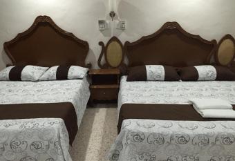 Hostal Kin-Beh has Balcony rooms