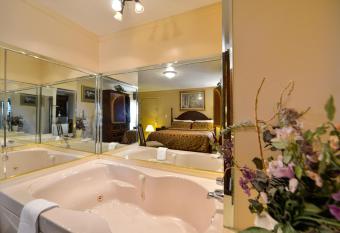 The Maddox Inn has Smoking rooms