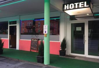 Hotel am Bahnhof has Balcony rooms