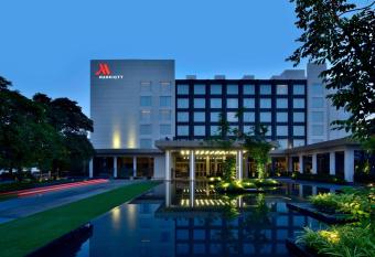 Indore Marriott Hotel allows 18 year olds to book a room