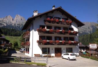 Garn   Mariolina allows 18 year olds to book a room