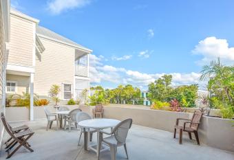 Casa Cubana @ Duval Square R14 has Balcony rooms