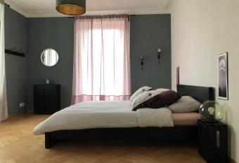 Appartement Douces heures avec parking couvert priv   has Balcony rooms