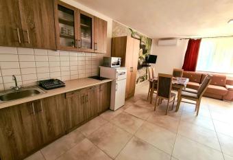 Anita Apartman Sopron has Balcony rooms