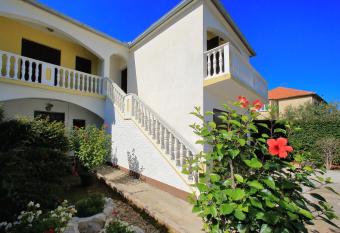 Apartment Zora has Balcony rooms