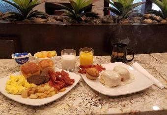 Club Hotel Nashville Inn & Suites has Balcony rooms