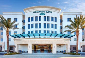 Homewood Suites by Hilton San Diego Hotel Circle/SeaWorld Area allows 18 year olds to book a room