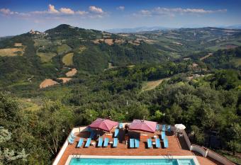 Albergo Centopini has Balcony rooms