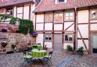 Hotel garni Tilia allows 18 year olds to book a room